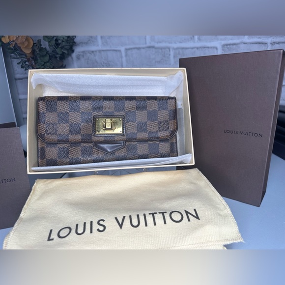 Like for notification. Share Show Sundays at 8am EST and Saturdays at 10am. 🛍️ - Picture 15 of 17